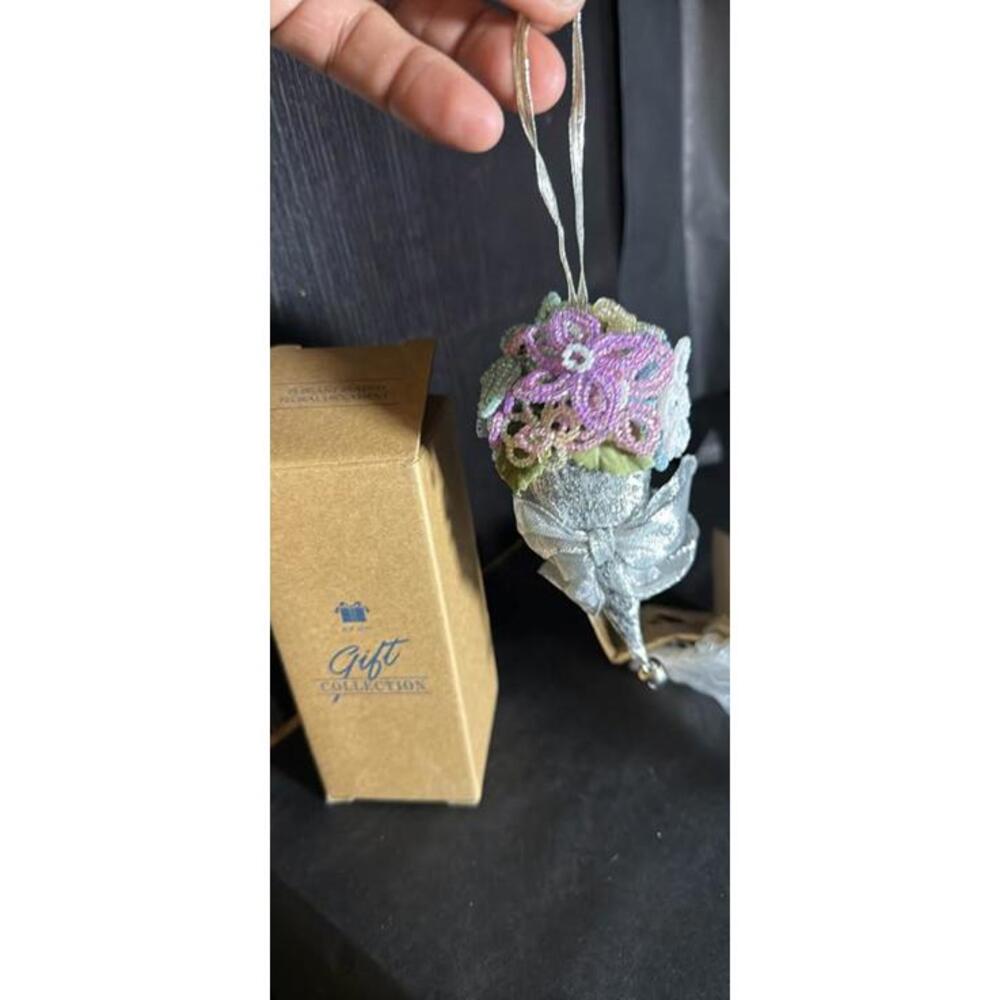 Avon Beaded‎ Floral Ornament - Picture 2 of 3